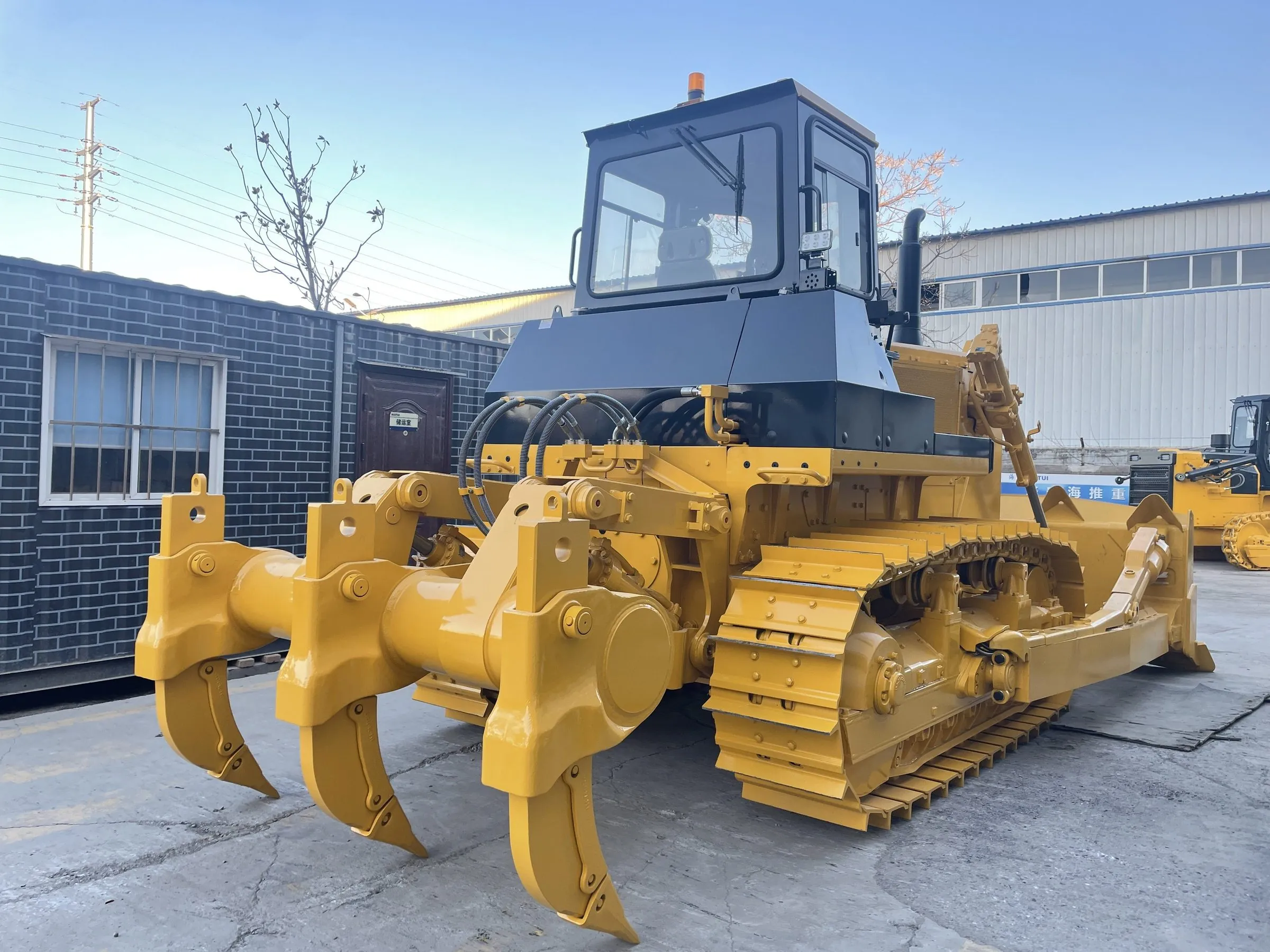 HD22 Crawler Bulldozer 3