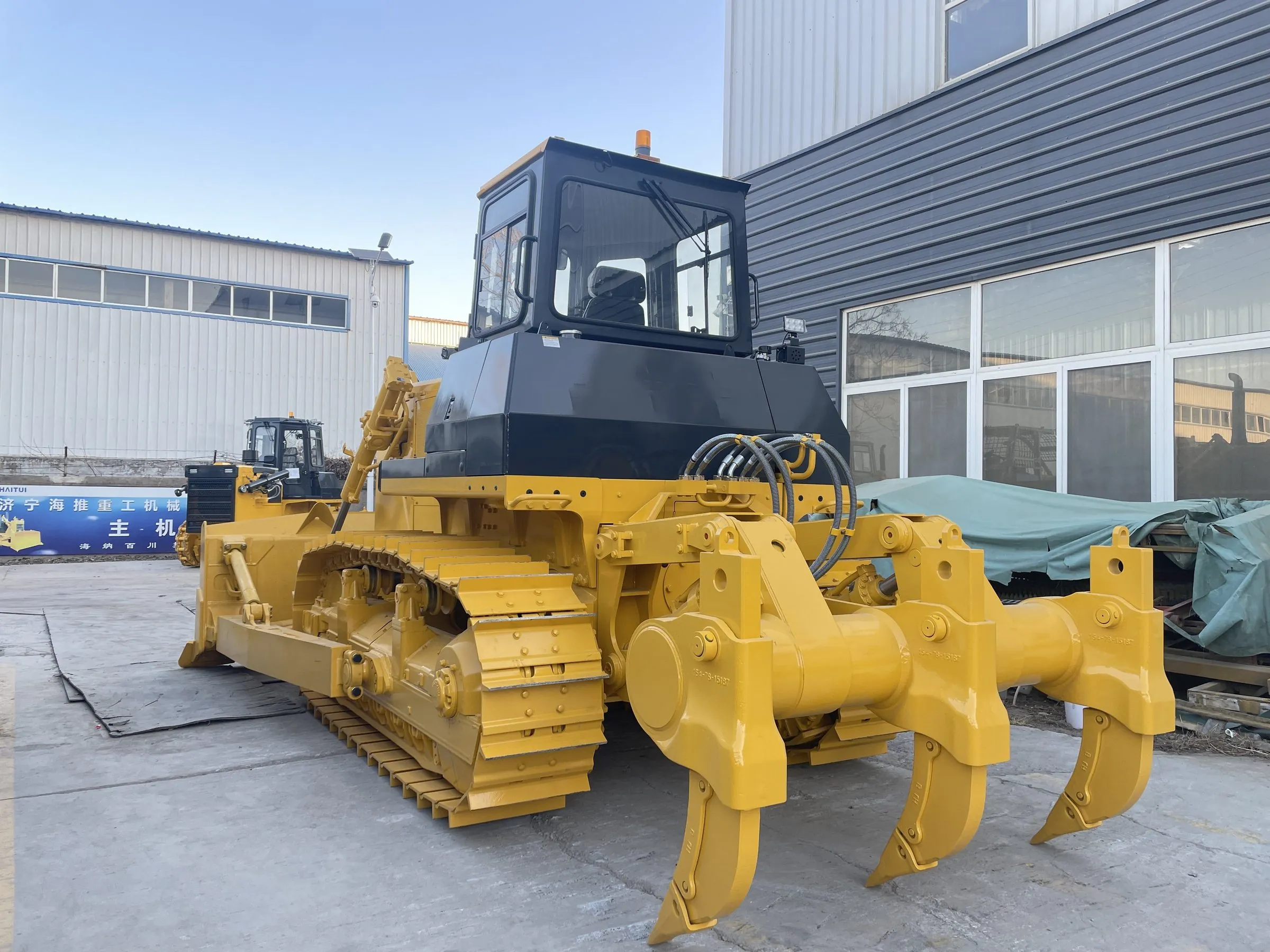 HD22 Crawler Bulldozer 5