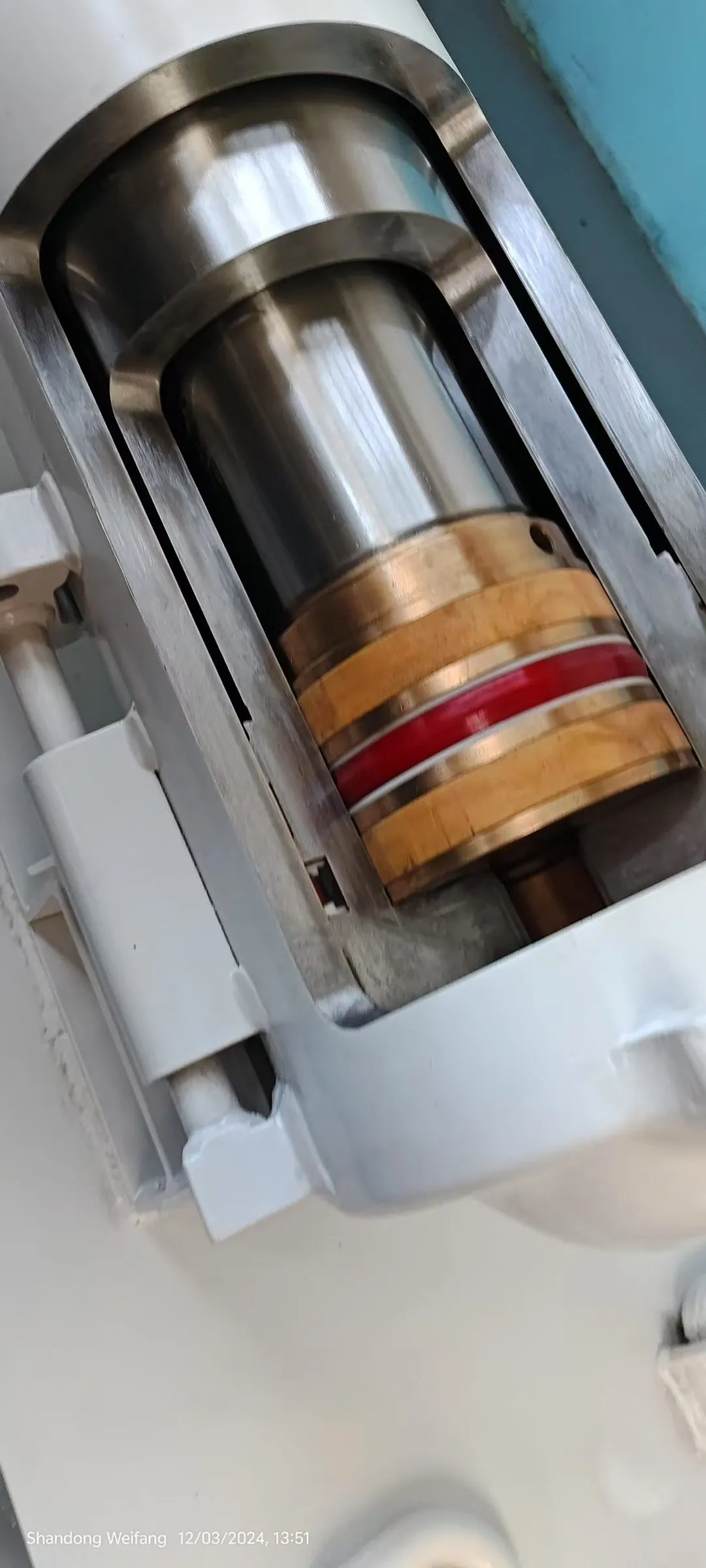 整体锻造三段式伸缩高性能气缸 2