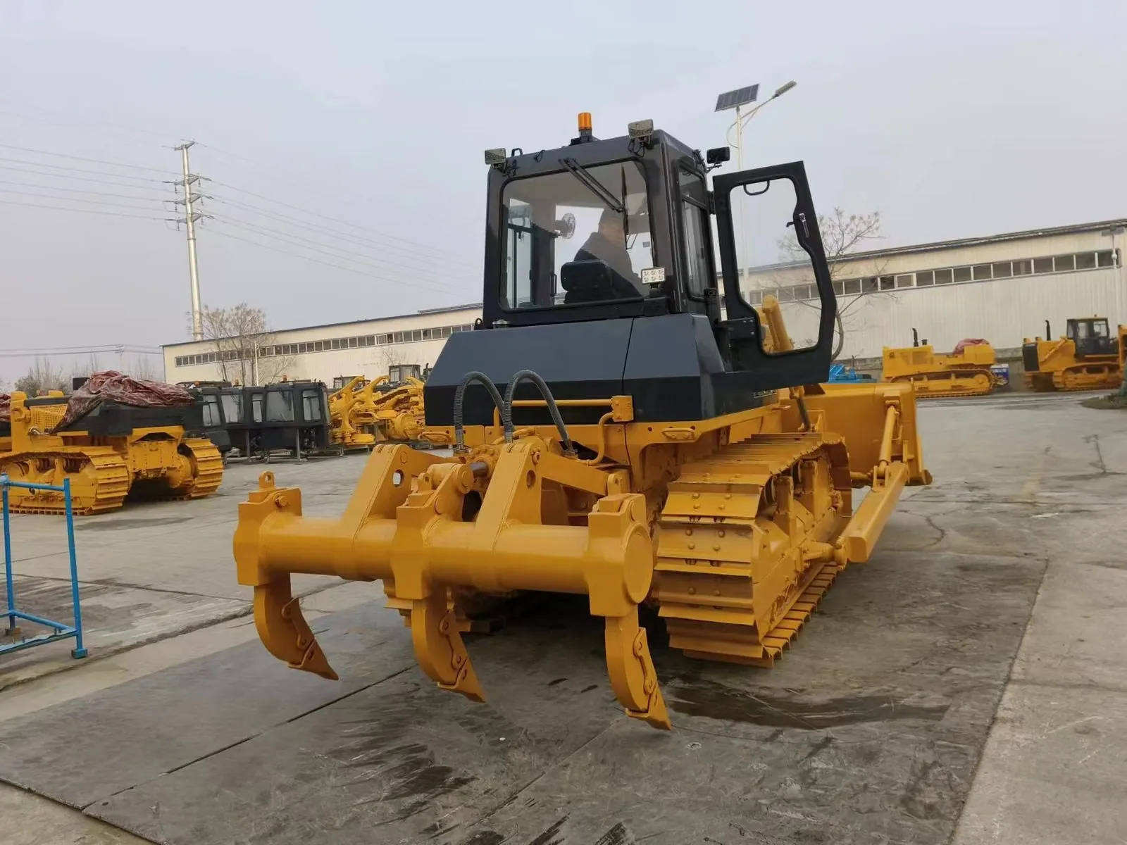 HD16 Crawler Bulldozer 2