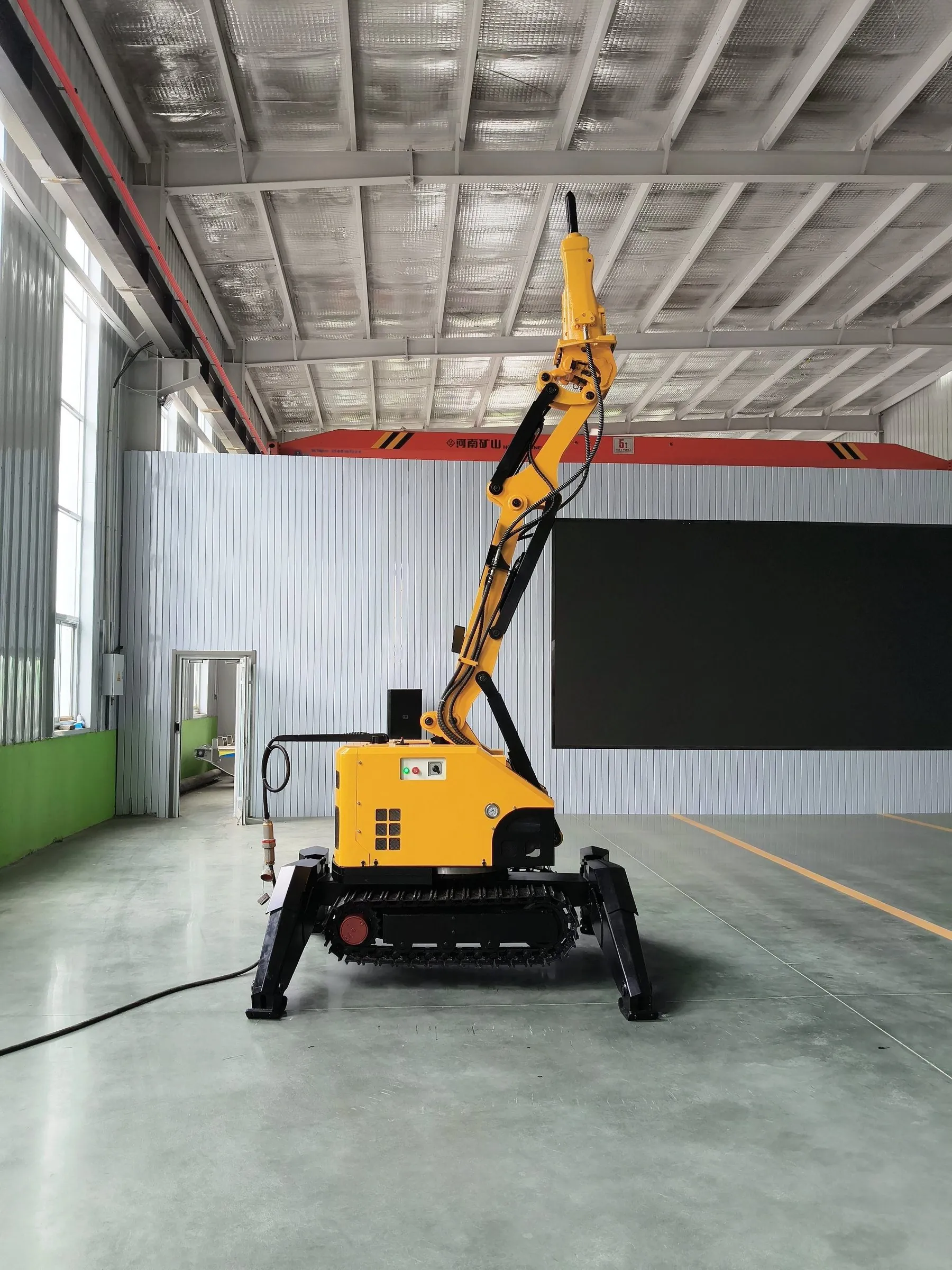 Remote-controlled Demolition Robot 2